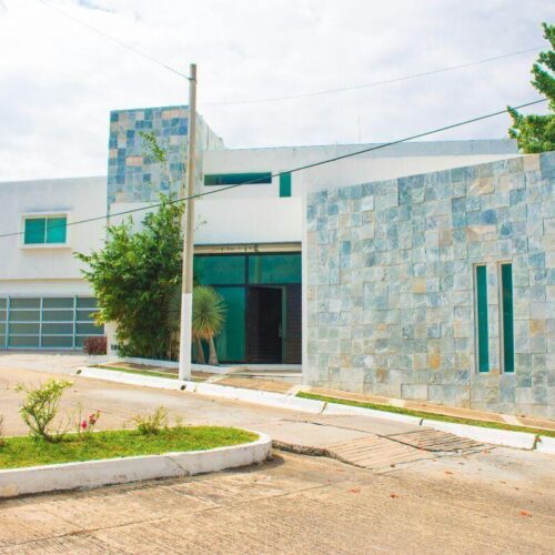 CASA EN VENTA - FRACCIONAMIENTO CUMBRES- TUXTLA GUTIERREZ, CHIAPAS