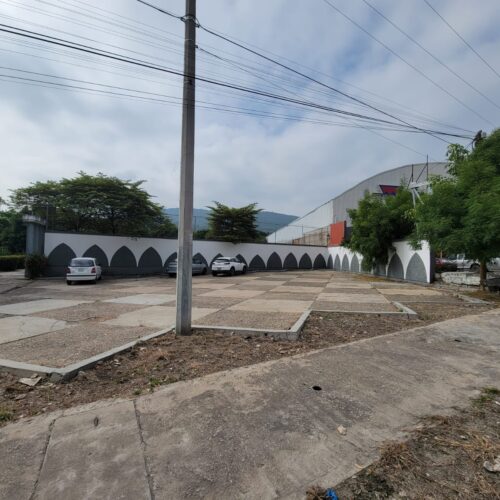 TERRENO EN RENTA - FRENTE A SEGURIDAD PUBLICA- TUXTLA GUTIERREZ, CHIAPAS 8,000 M2