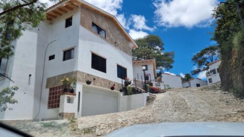 TERRENO EN VENTA- 316 M2 - FRACCIONAMIENTO SANTA RITA - SAN CRISTOBAL DE LAS CASAS, CHIAPAS - Imagen 4